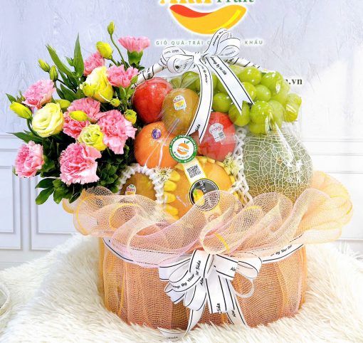 quà tặng 8/3 với giỏ hoa quả nhập khẩu