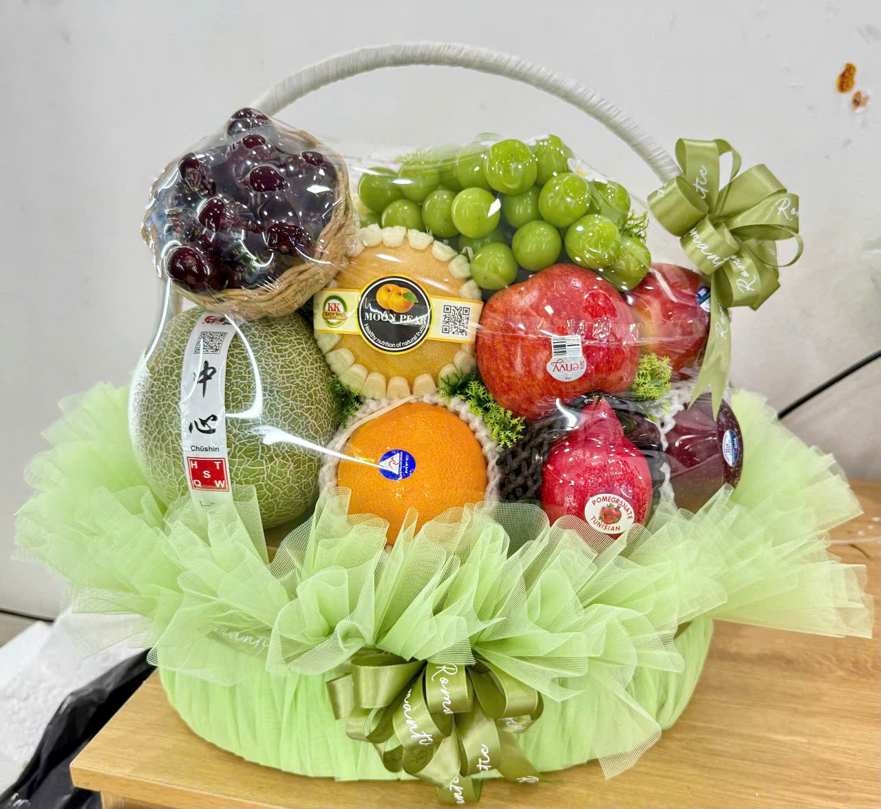giỏ hoa quả nhập khẩu